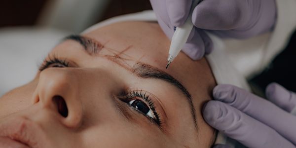 Simulación de micropigmentación de cejas en El Prat de Llobregat