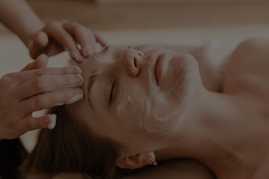 Importancia de la exfoliación facial- Piel sana, luminosa y joven