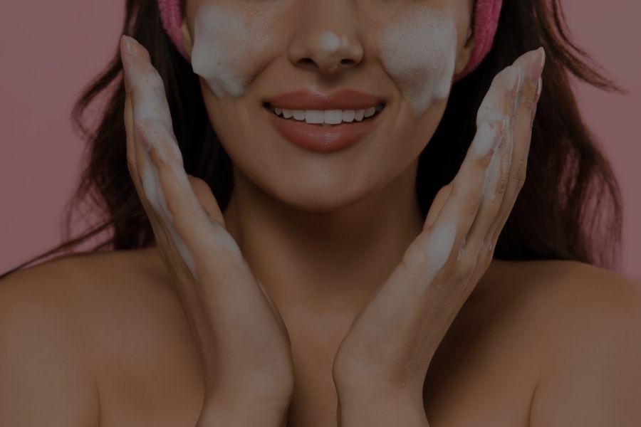 Rutina de cuidado facial nocturno: consejos para despertar radiante