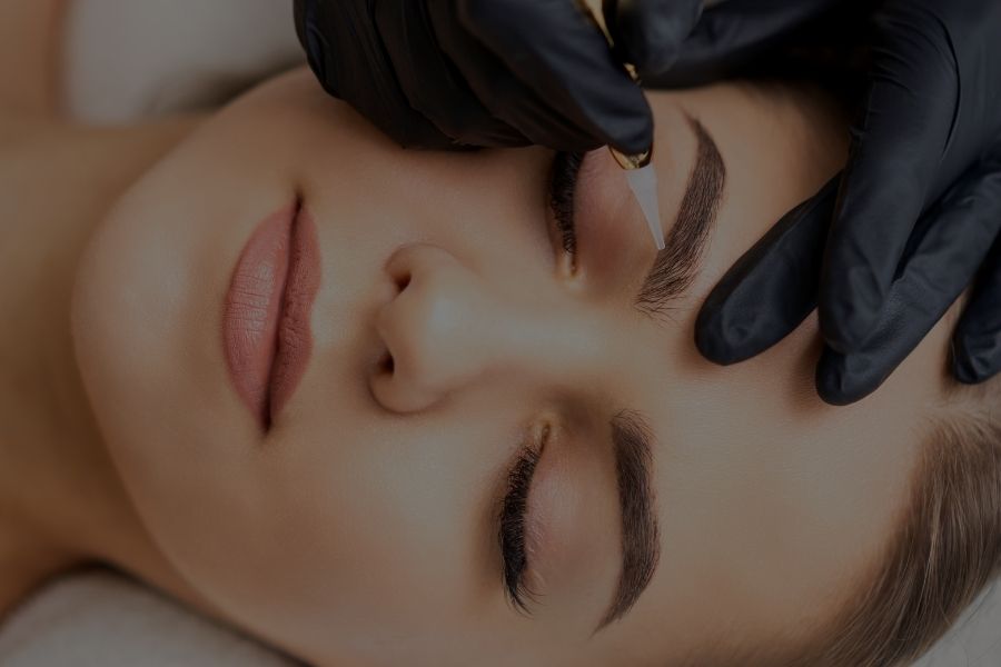 Beneficios del diseño de cejas profesional para tu mirada