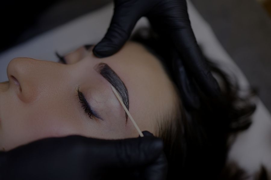 Cuidados después de un tratamiento de diseño de cejas