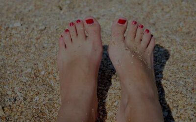 Pedicura semipermanente en verano: consejos clave para lucirla
