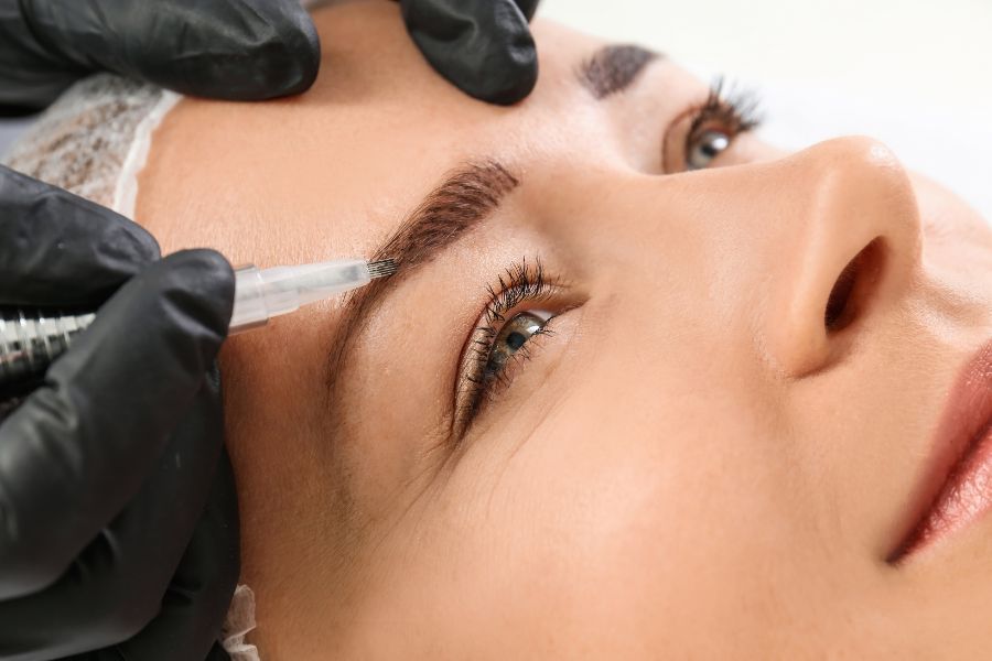 TÉCNICA PELO A PELO DE MICROPIGMENTACIÓN DE CEJAS
