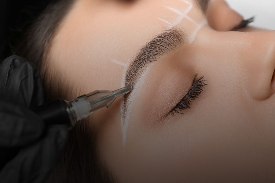 Técnica combinada vs microblading: ¿cuál elegir?