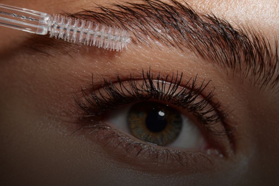 Errores comunes en el diseño de cejas y cómo evitarlos