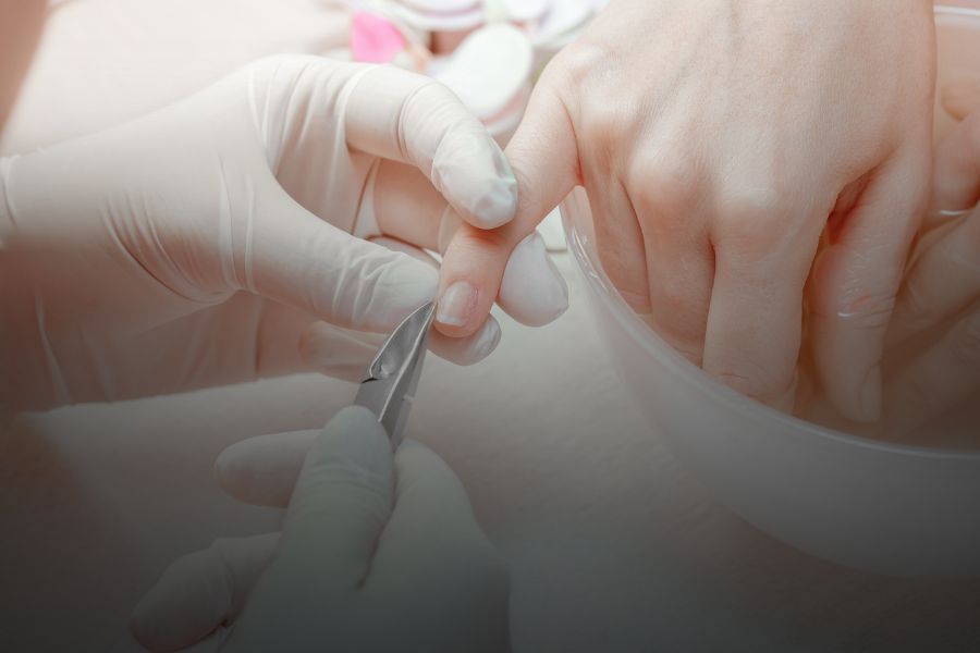 ¿Puedo retirar la manicura semipermanente en casa?