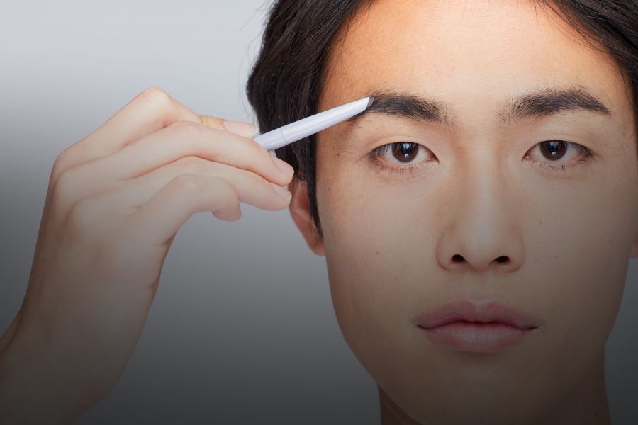 Técnica combinada en cejas masculinas