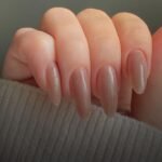 Uñas acrílicas y moda: cómo combinarlas con tu estilo
