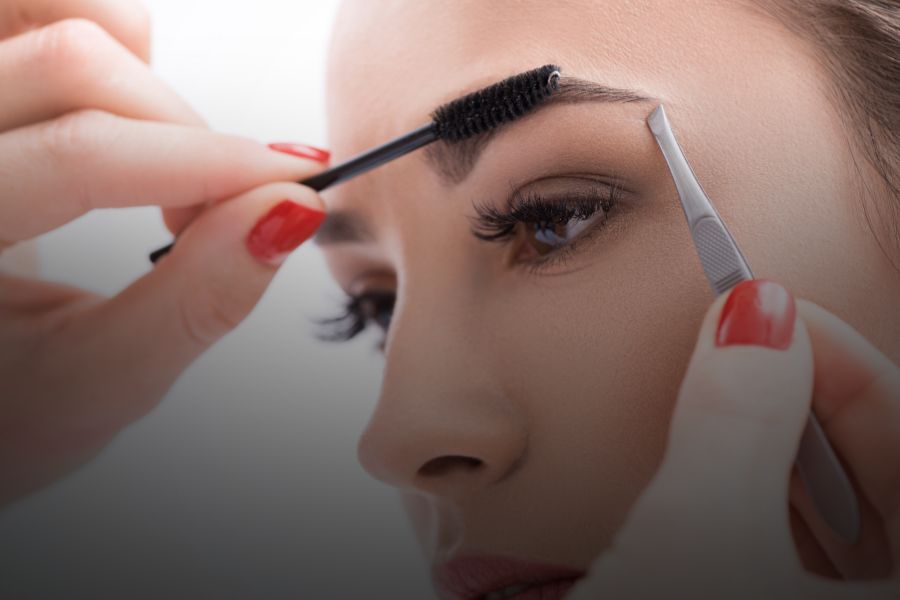 ¿Puedo hacerme un diseño de cejas durante el embarazo?