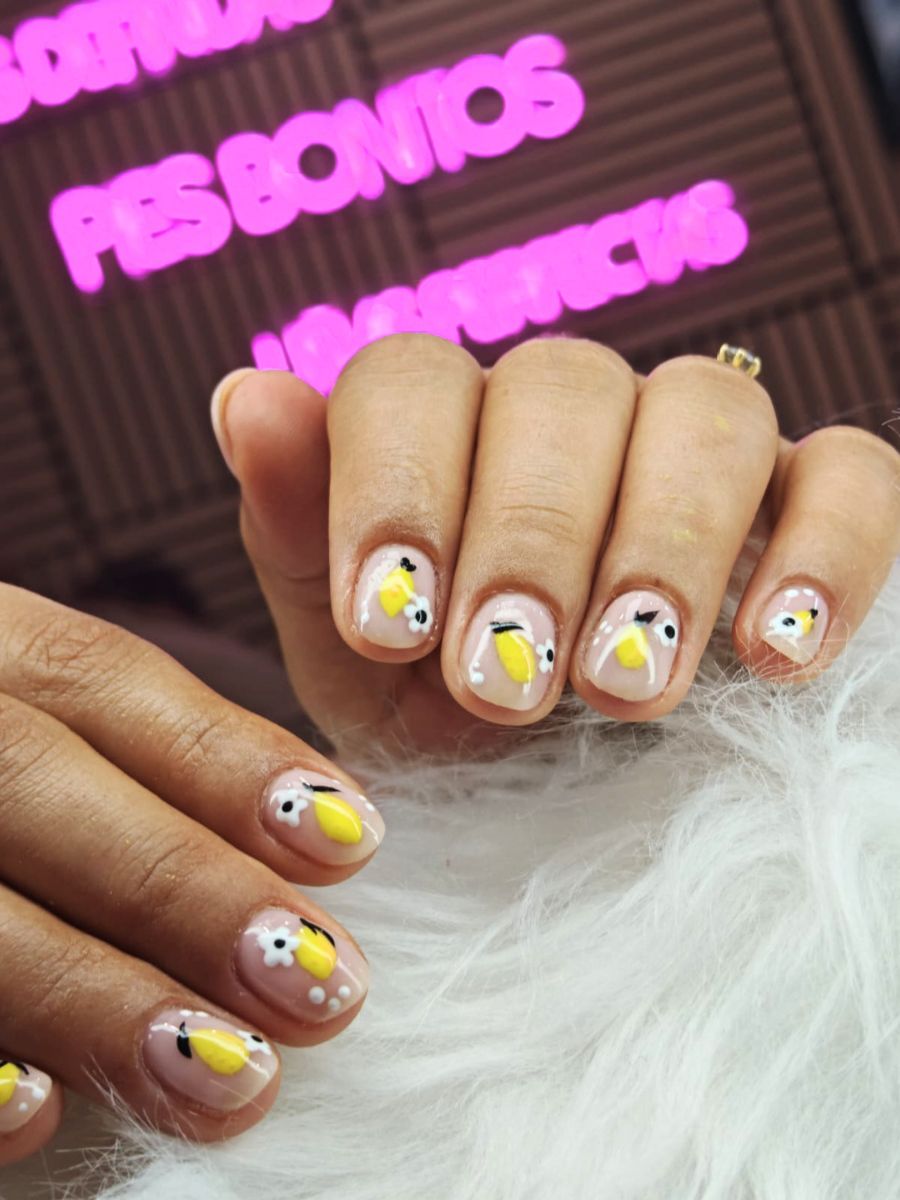 Nail art lleno de detalles