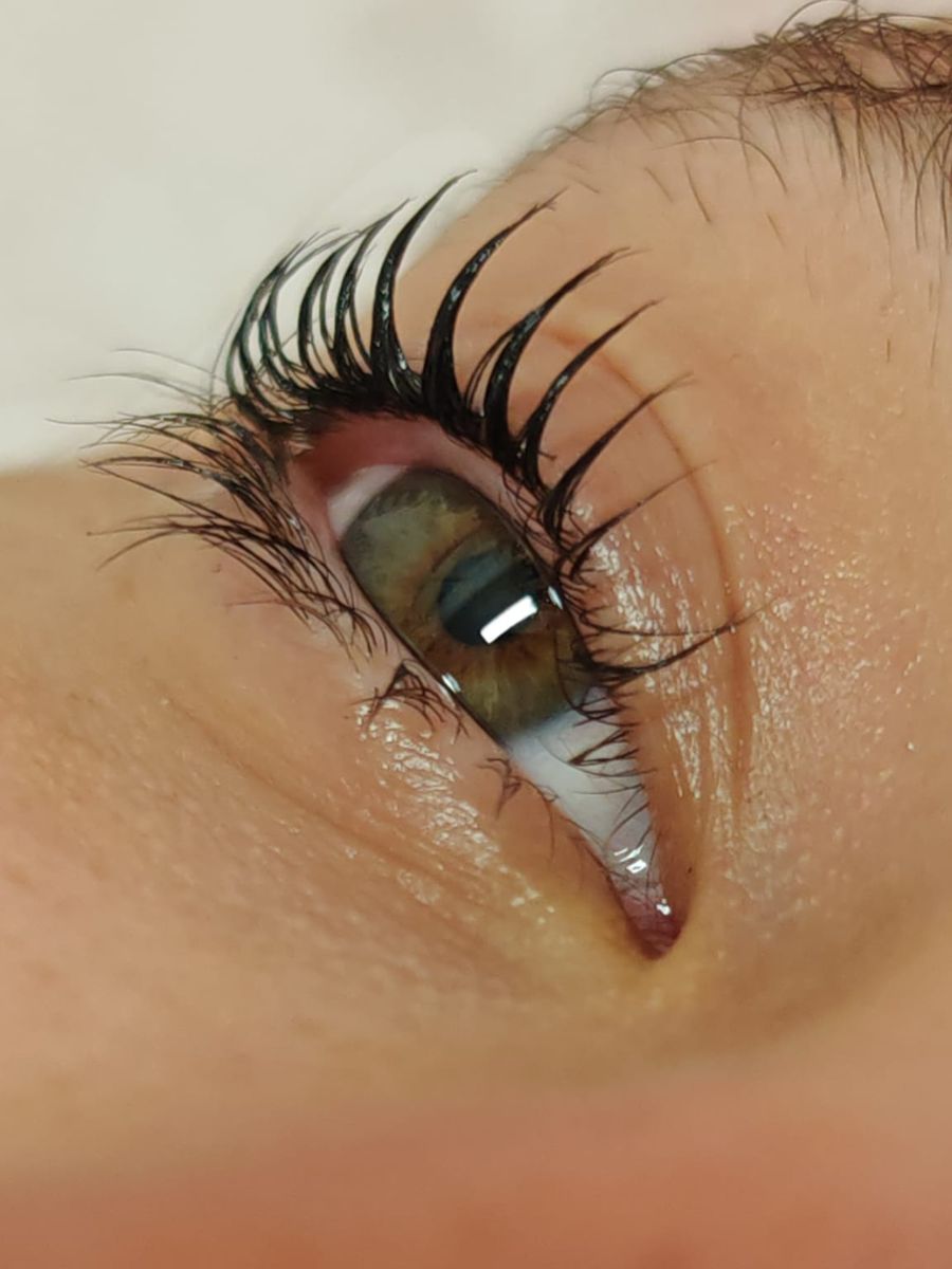 Tratamientos de pestañas en La Femme Beauty